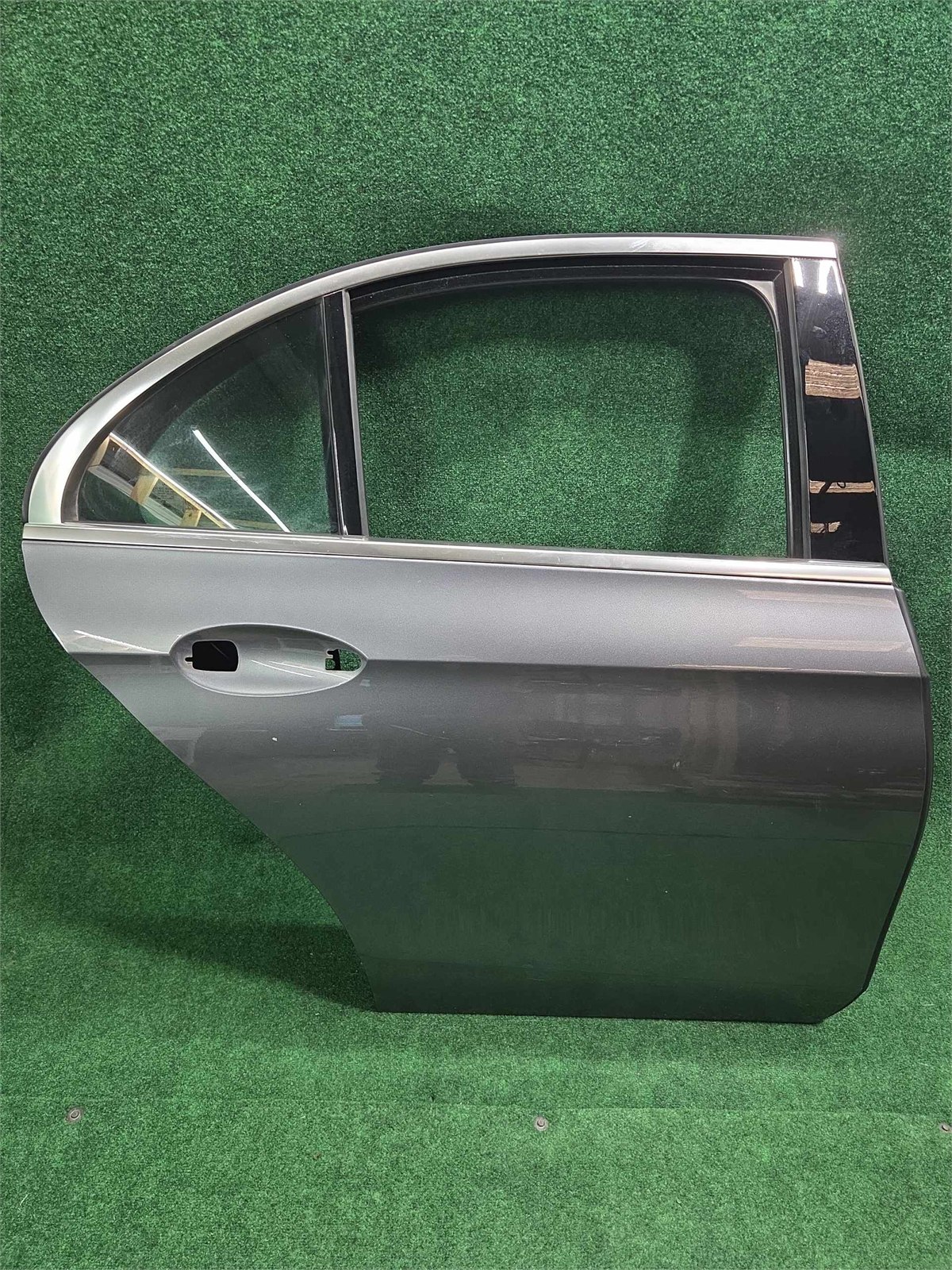 2017-2020 Mercedes Benz E300 Right Rear Door Shell Gray 992 Oem A2137300205