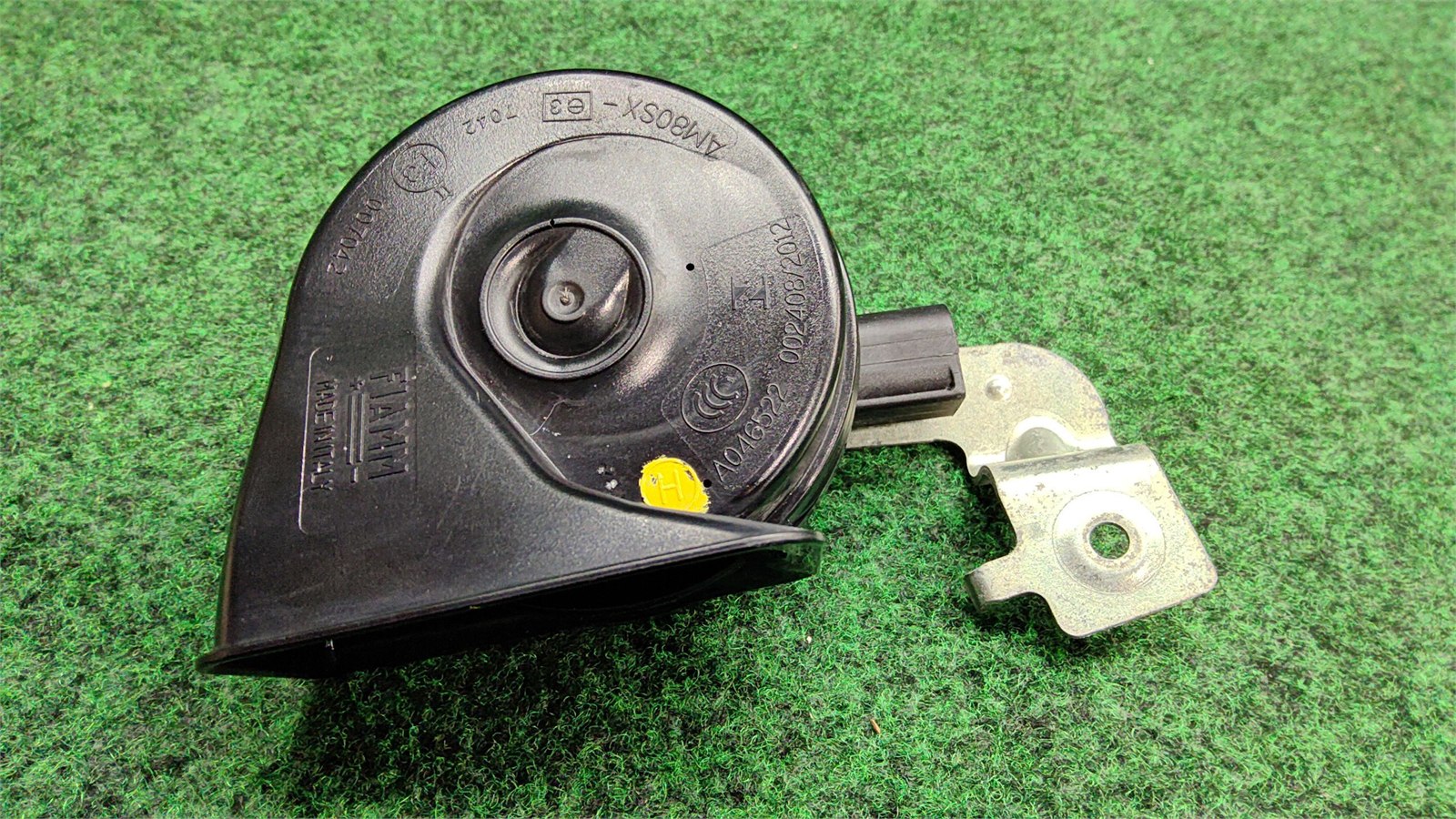 2019-2022 Bmw 330i High Pitch / Tone Horn Oem 61337492205