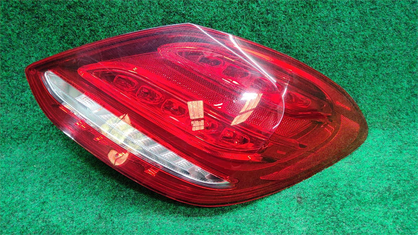 2015-2018 Mercedes Benz C300 Rear Right Tail Light Assembly OEM A2059062102