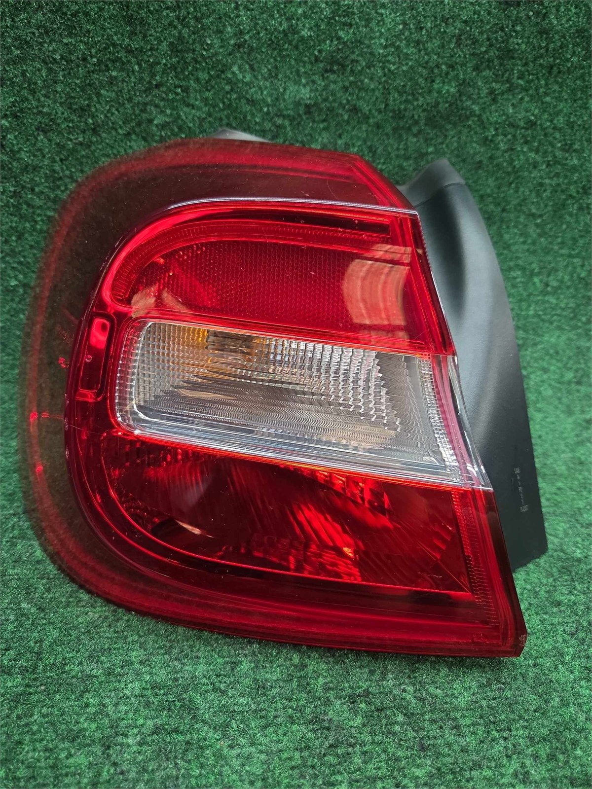 2015-2020 Mercedes Gla 250 Left Rear Quarter Mount Tail Light  Oem A1569060157