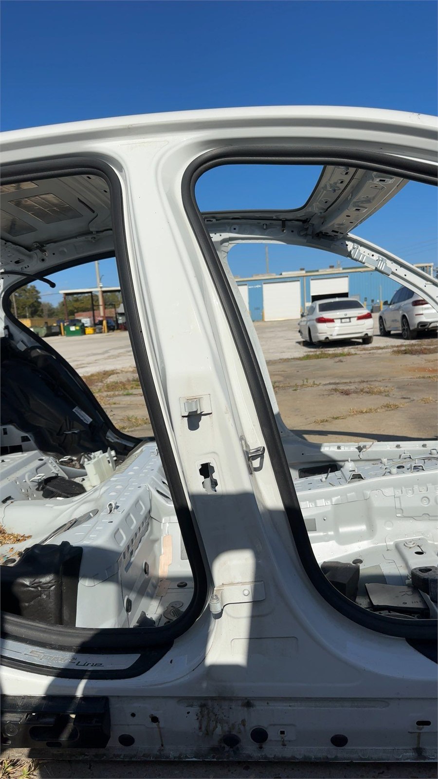 2015-2020 Bmw 530i Center Pillar Rh Color Alpine White/300 Oem 41007437432