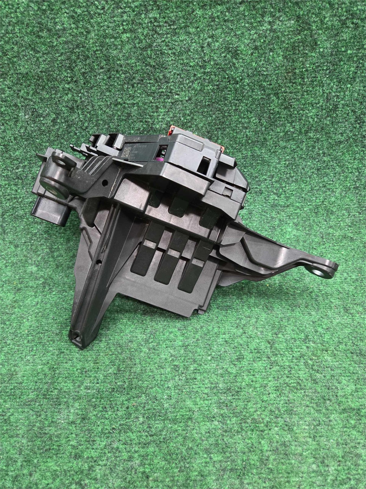 2016-2023 Mercedes Benz E300 Engine Compartment Fuse Box Oem A2135400350