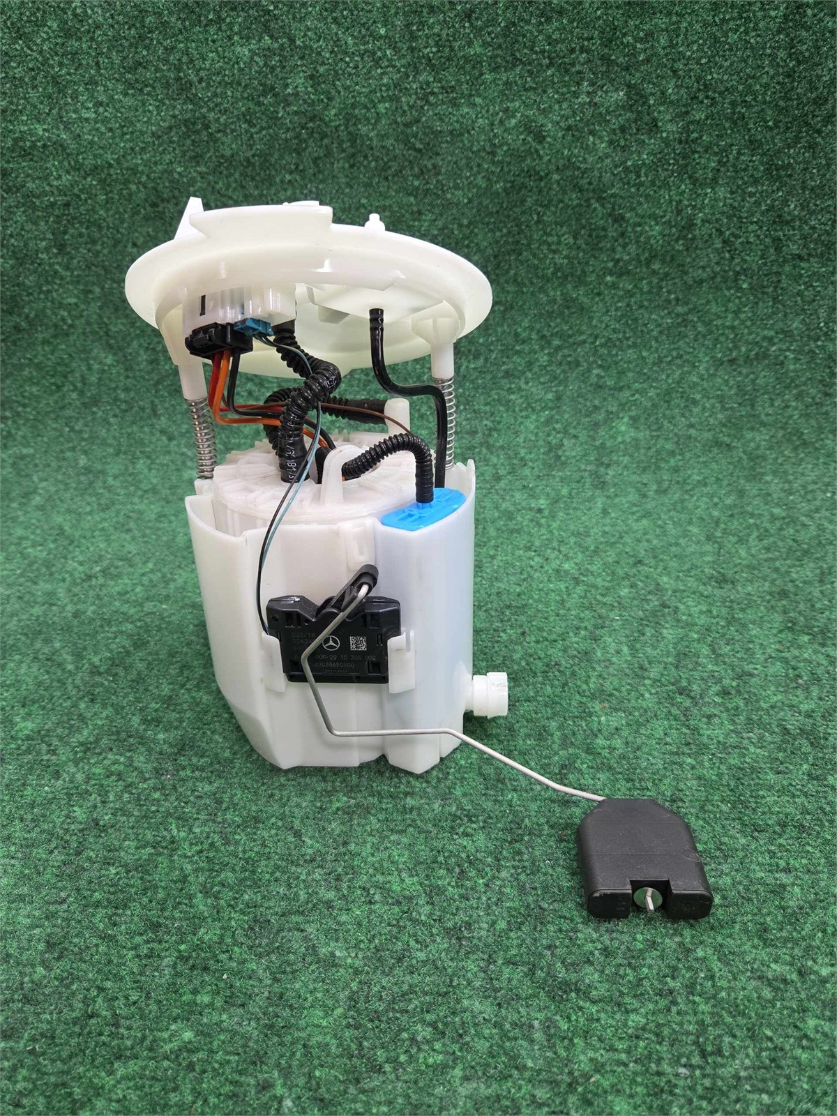 2016-2019 Mercedes Benz Glc 300 Fuel Pump Delivery Module 49k Ml Oem A2054704900