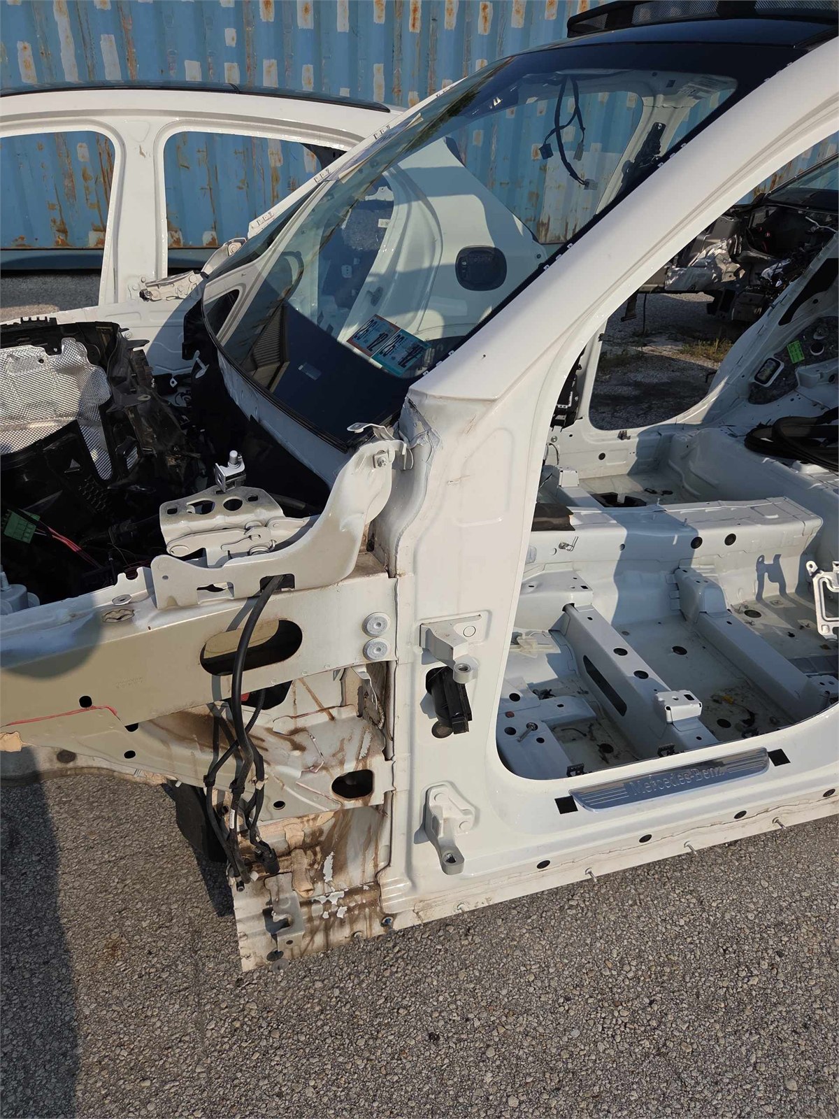 2016-2019 Mercedes Glc 300 Left A-pillar Body Polar White 149 Oem A2536304501