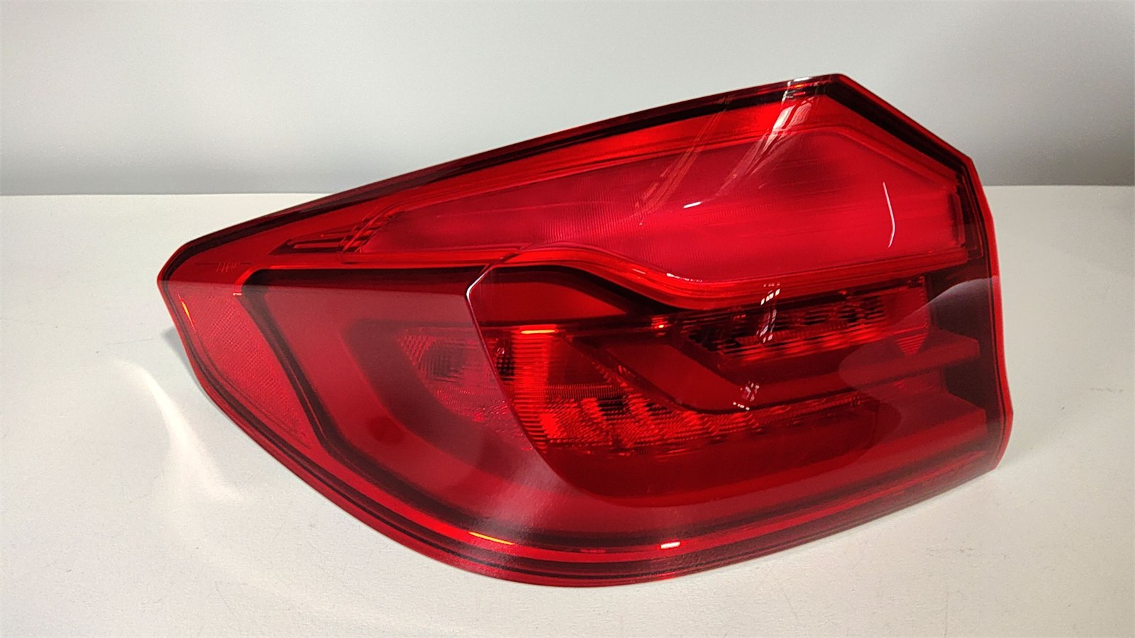 2017-2020 BMW 530i Left Tail Light Quater Mounted Lamp OEM 63217376475