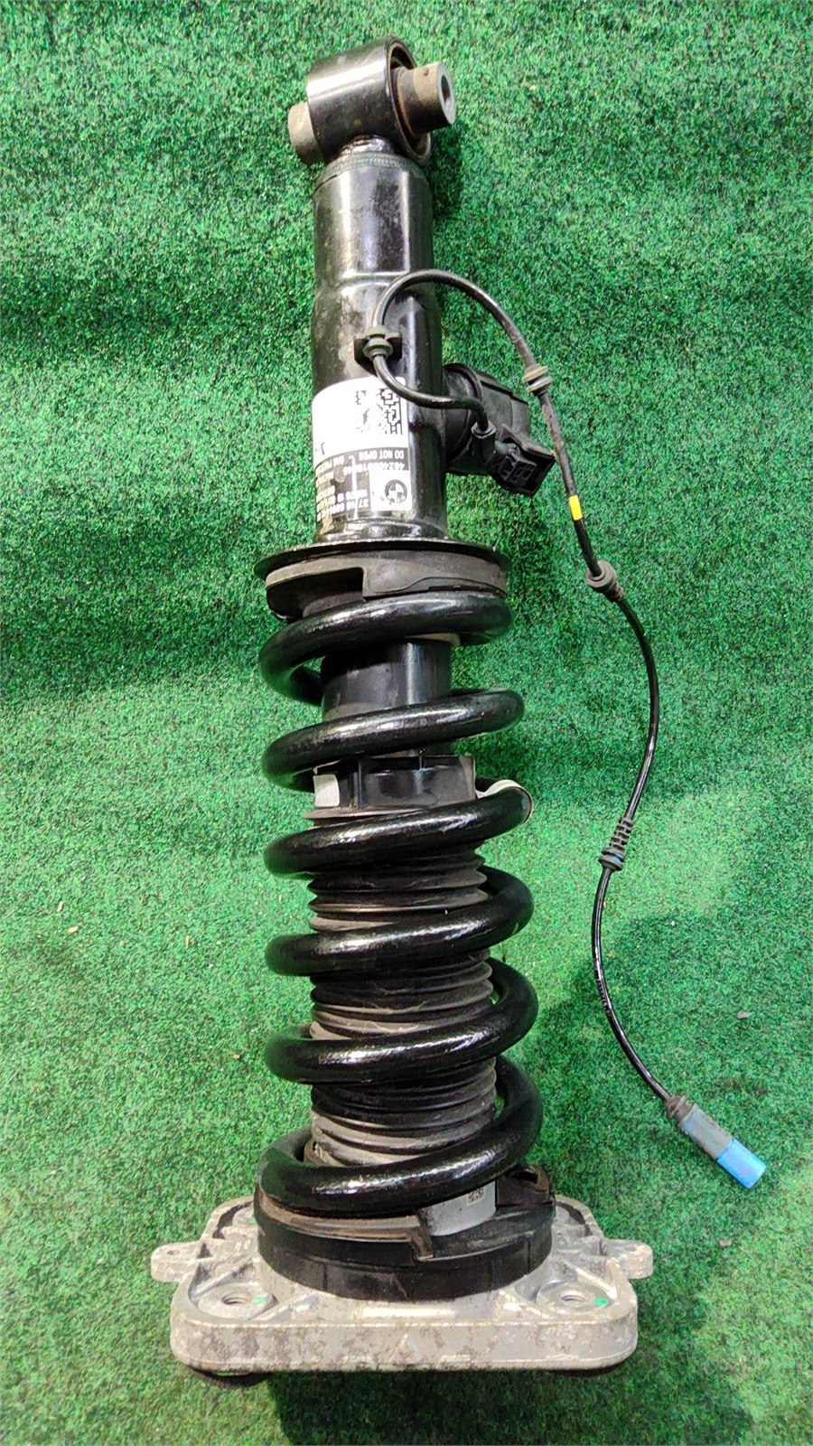 2020-2025 BMW X6 M50i Rear Right Strut Shock Absorber Assembly OEM 37106896442