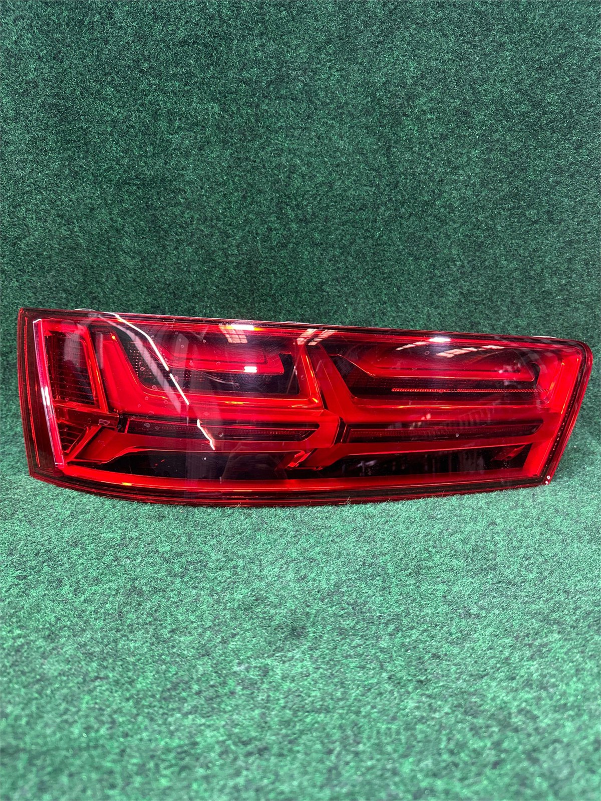 2017-2019 Audi Q7 Rear Left Upper Lift Gate Tail Light Assembly Oem 4m0945093d