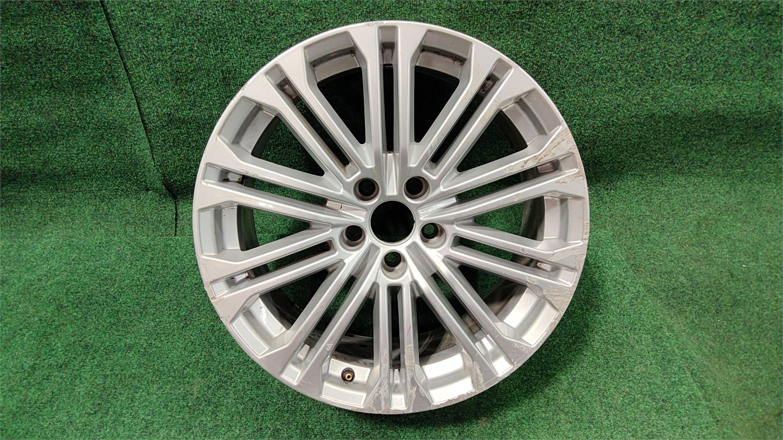 Audi Wheel 18x8 10 Spoke Thin Spoke Oem 8w0601025