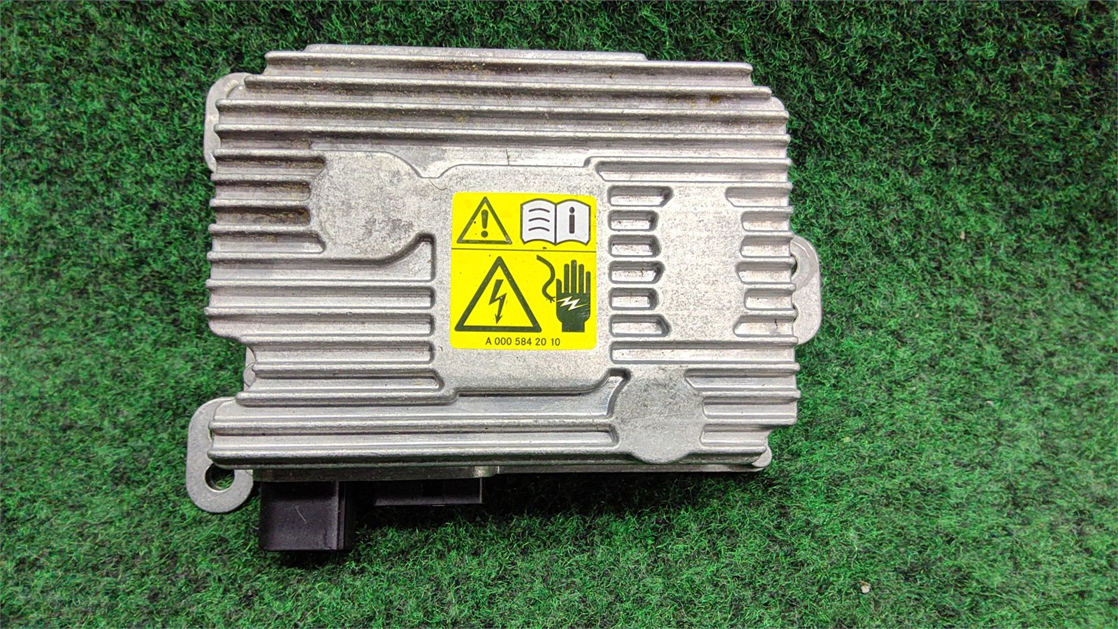 2016-2022 Mercedes Benz Glc 300 Rear Control Unit Power Inverter Oem A0009820320