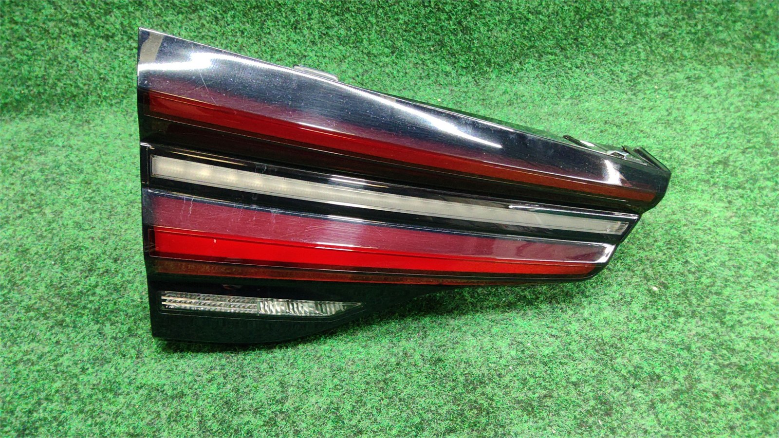 2018-2024 Bmw X3 Left Led Tailgate Mount Tail Light Oem 63239463055
