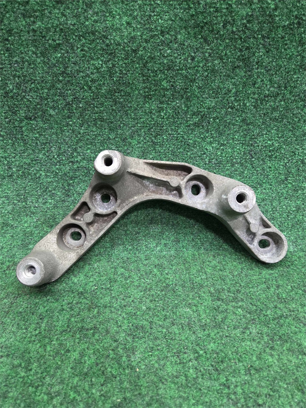 2016-2022 Mercedes Benz Glc 300 Oil Pan Support Oem A6420140600