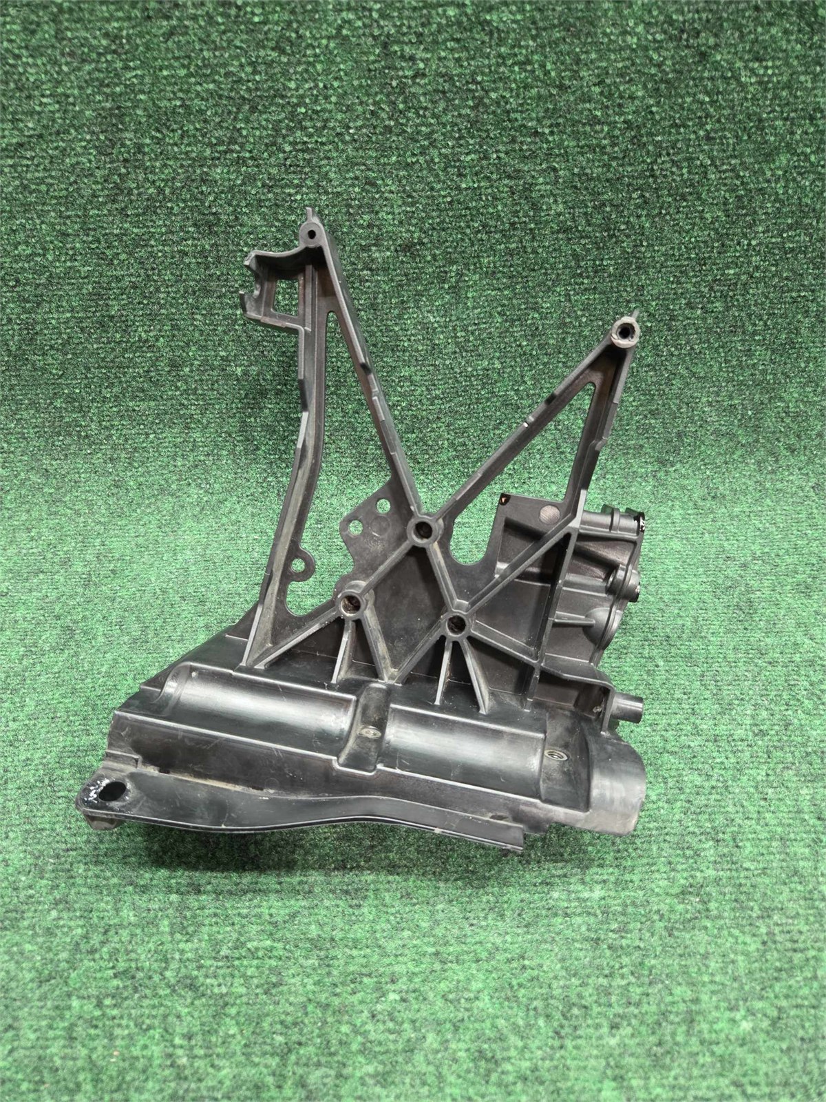 2016-2023 Mercedes Benz E300 Left Front Bracket Support Oem A2136206400