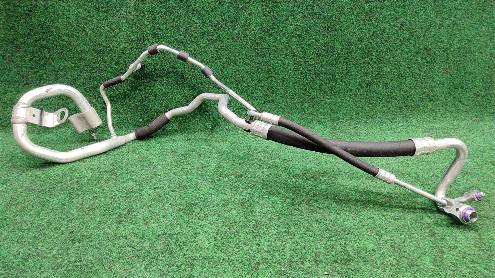 2016-2022 Mercedes Glc 300 Refrigerant Suction Line Oem A2538304001