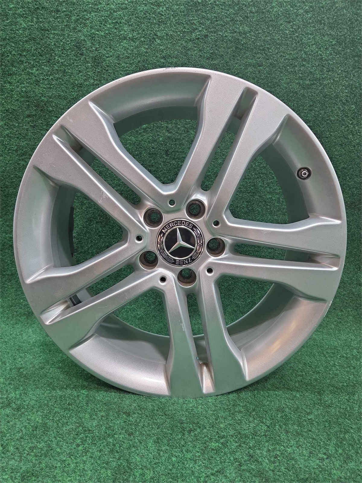 Mercedes Benz 5 Double Spoke 7jx18 Disk Wheel Oem A1564010102 / A1564011300