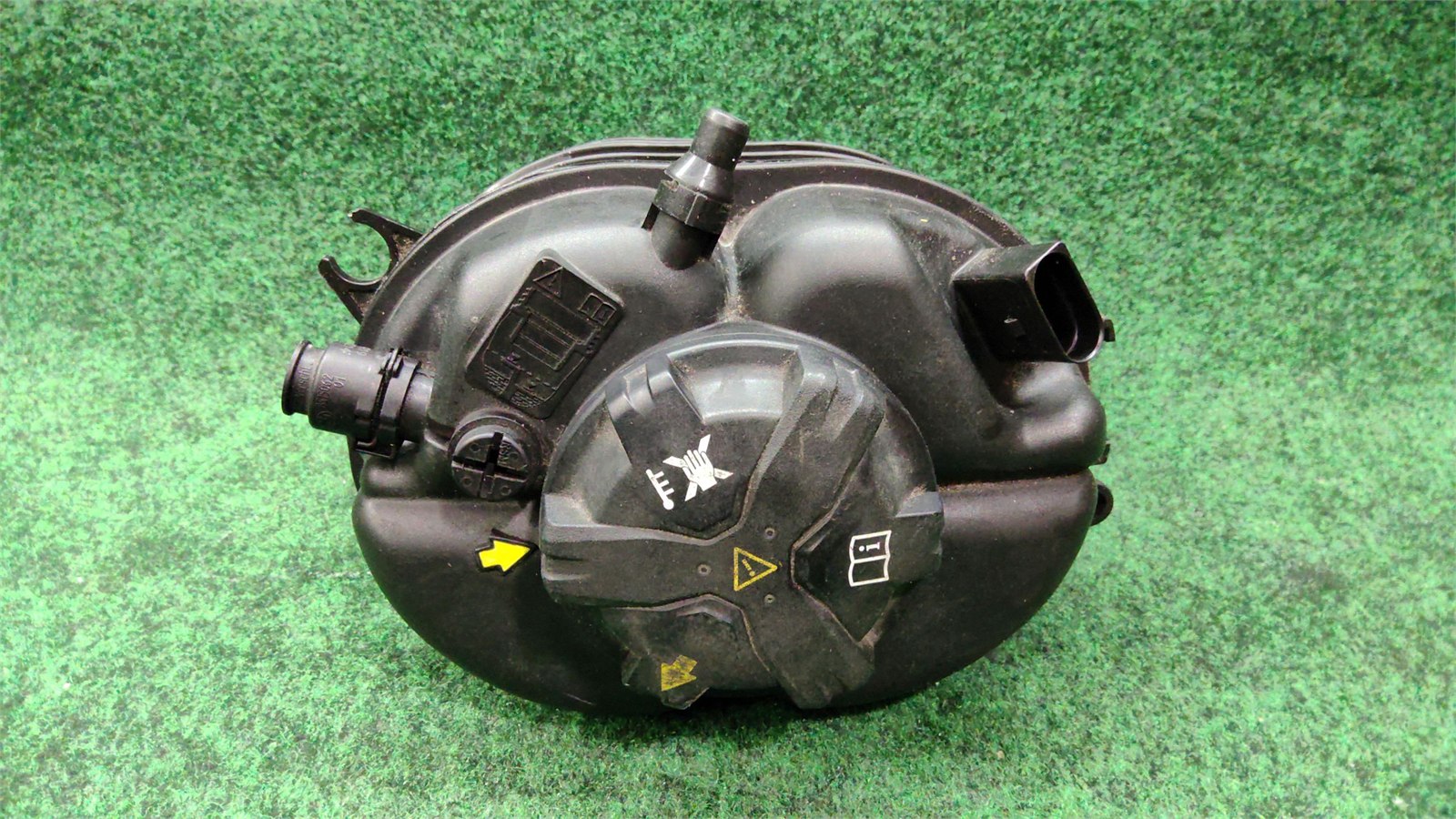 2019-2024 Bmw 330i Engine Coolant Reservoir 2.0l Liter Turbo Oem 17138610652