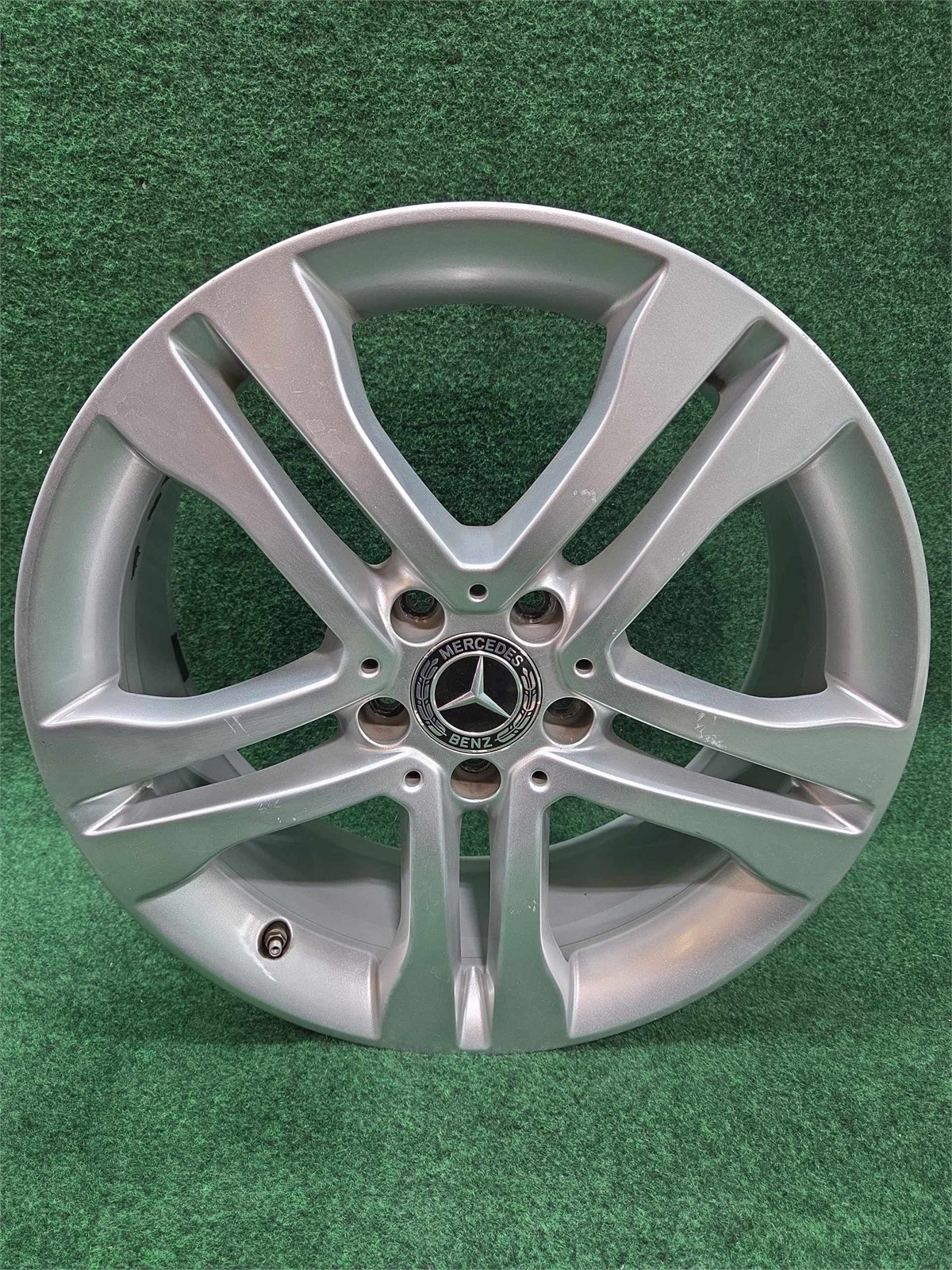 Mercedes Benz 5 Double Spoke 7jx18 Disk Wheel Oem A1564010102 / A1564011300