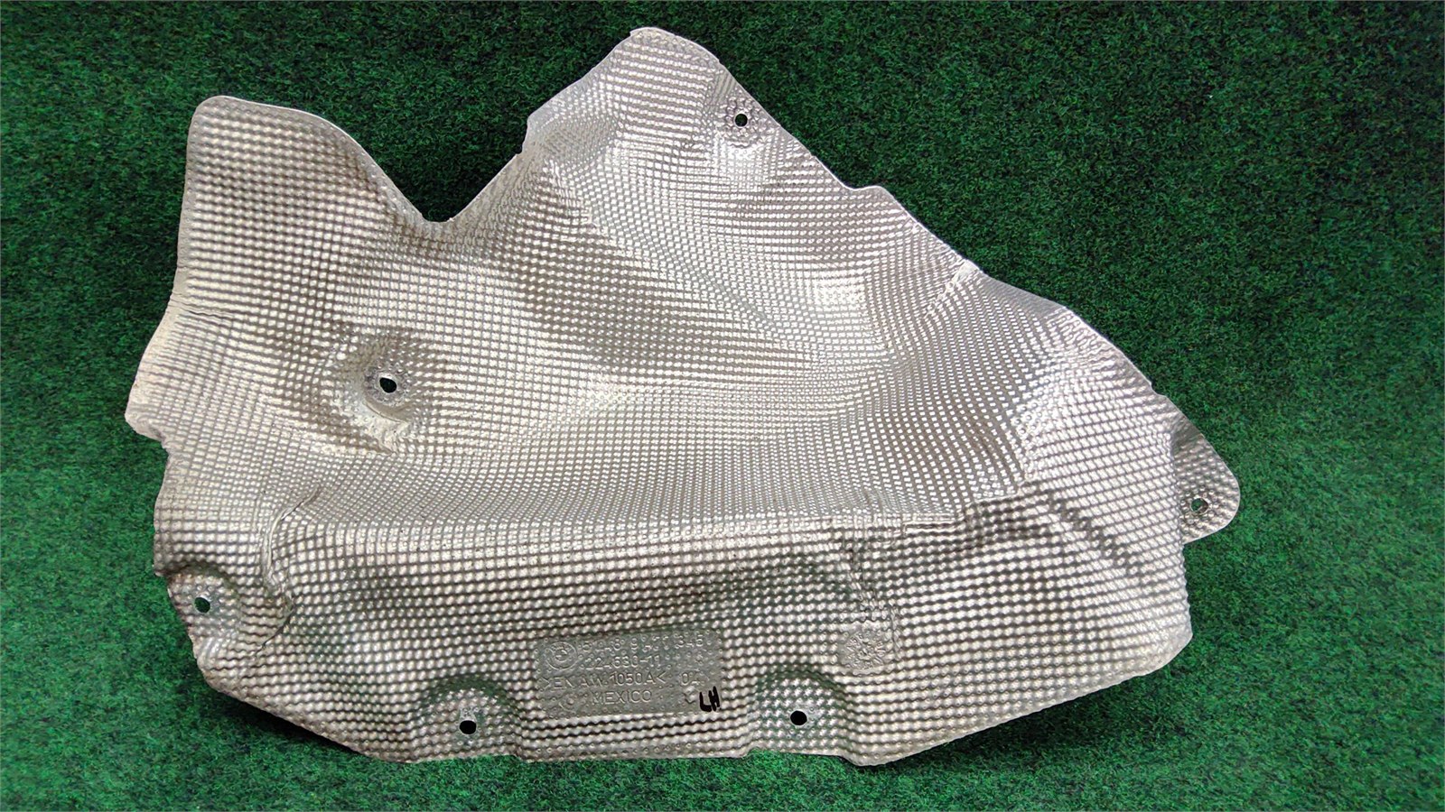 2019-2026 Bmw 330ix Left Rear Silencer Insulation Oem 51759477345 / 51489477345
