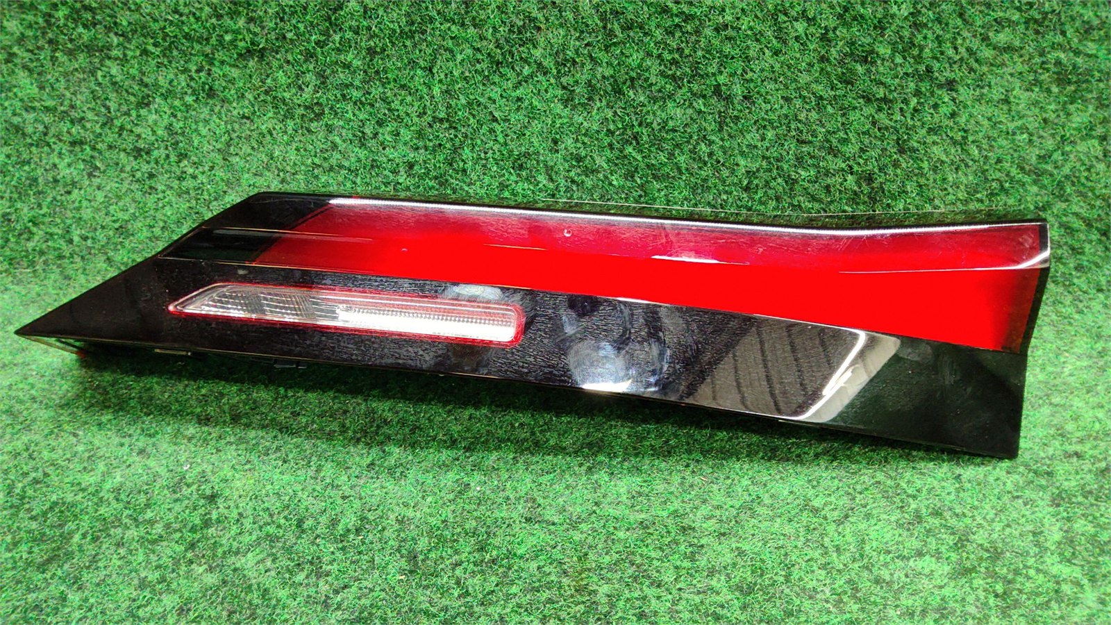 2023-2026 Bmw X1 Left Rear Tail Light Liftgate Mount Oem 63219465363