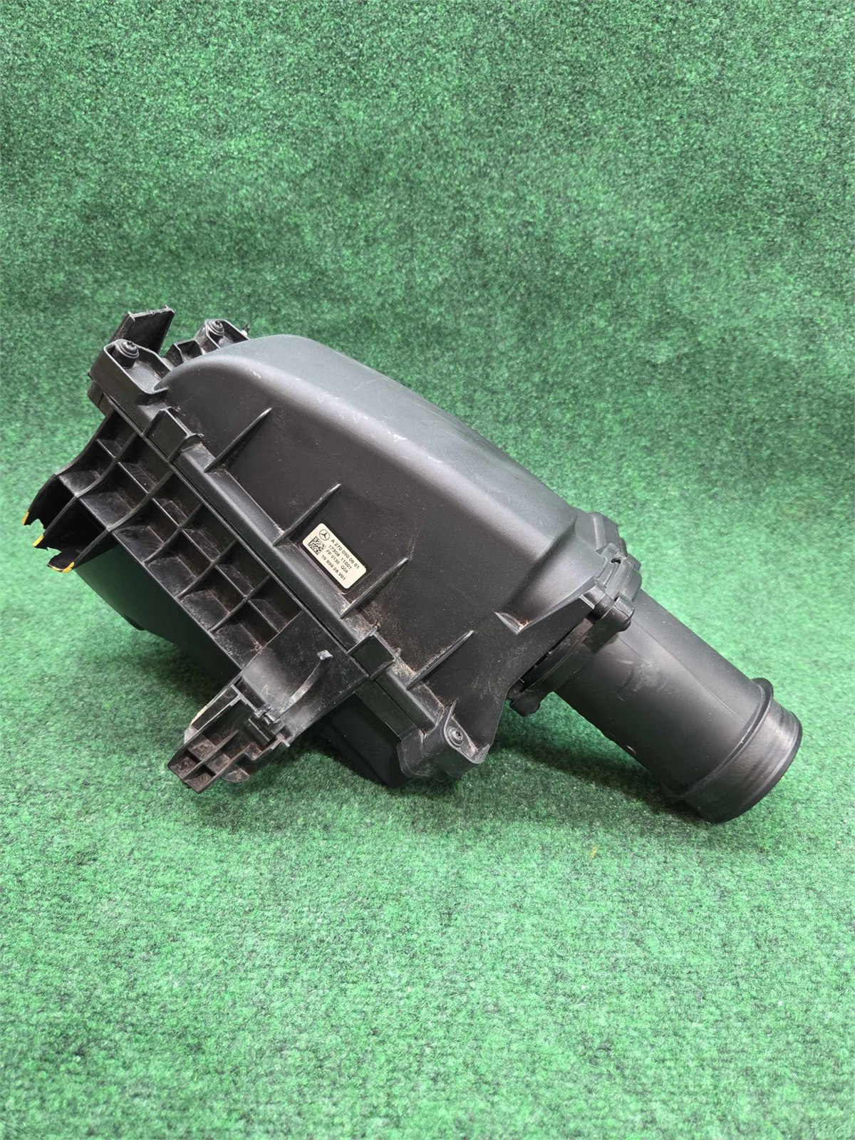 2015-2020 Mercedes Benz Gla 250 Engine Air Filter Housing Oem A2700900601