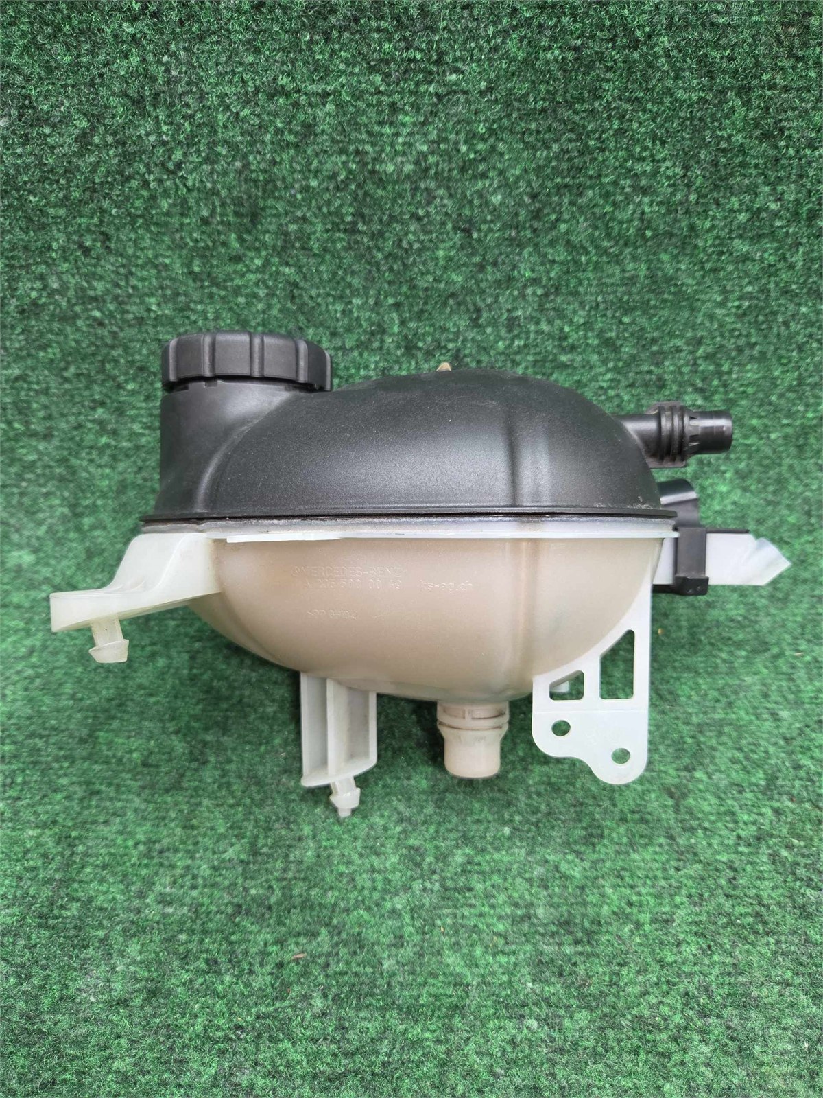 2016-2023 Mercedes Benz E300 Engine Coolant Expansion Reservoir Oem A2055000049