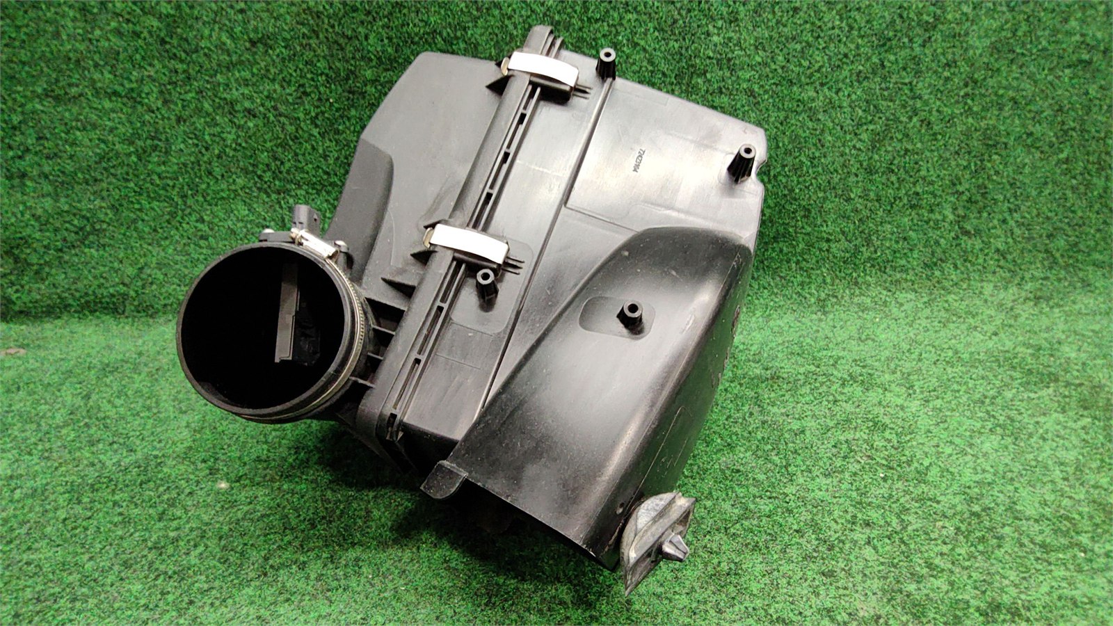 2019-2022 Bmw 330i Intake Air Filter Housing Pipe Oem 13718656981 / 13713580424
