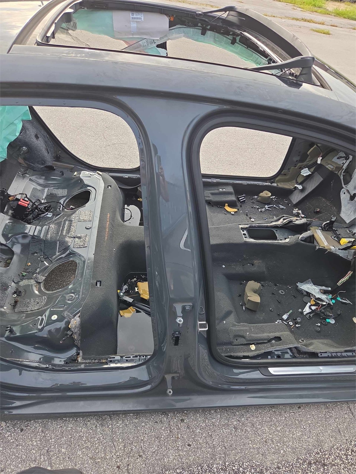 2017-2020 Audi A3 Right Center B-pillar Gray G3 Oem 8v5809444 / 8v5809224tb