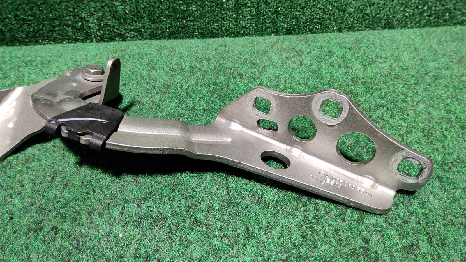 2014-2021 Mercedes Benz C300 Left Hood Hinge Oem A2058805501