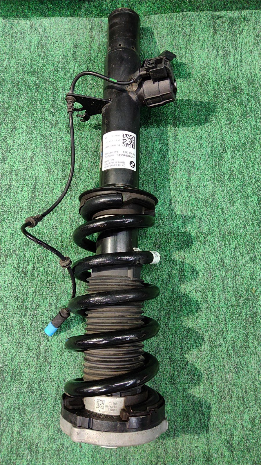 2020-2025 BMW X6 M50i Front Left Strut Absorber Assembly OEM 37106896440
