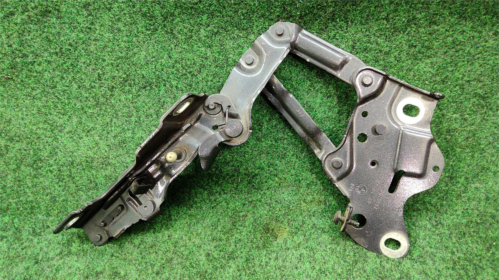 2017-2022 Bmw X7 Hood hinge Rh Color Acrilic Grey Metalli/c27 Oem 41009477742