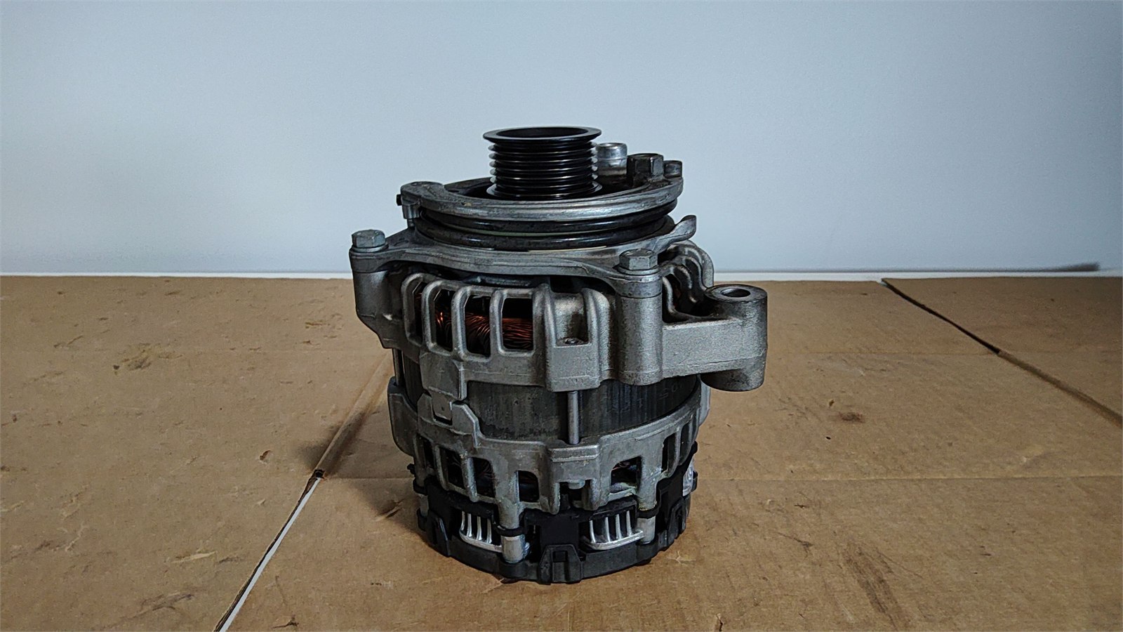 2017-2020 BMW 530i 2.0L Alternator 180 AMP OEM 12318571357