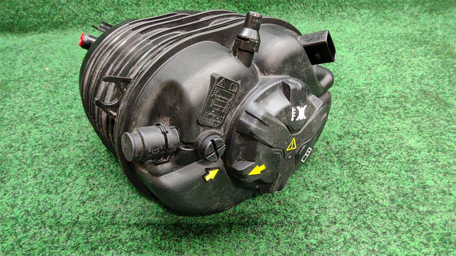 2019-2022 Bmw 330i Engine Coolant Expansion Tank Reservoir Oem 17138610652