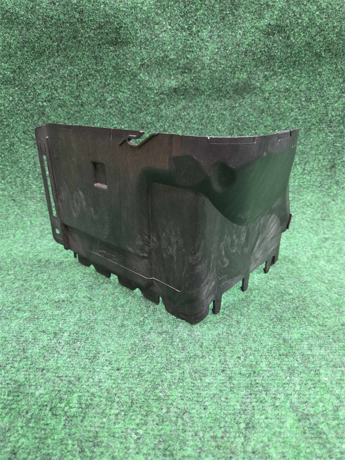 2015-2020 Mercedes Benz Gla 250 Battery Front Cover Oem A2465410105