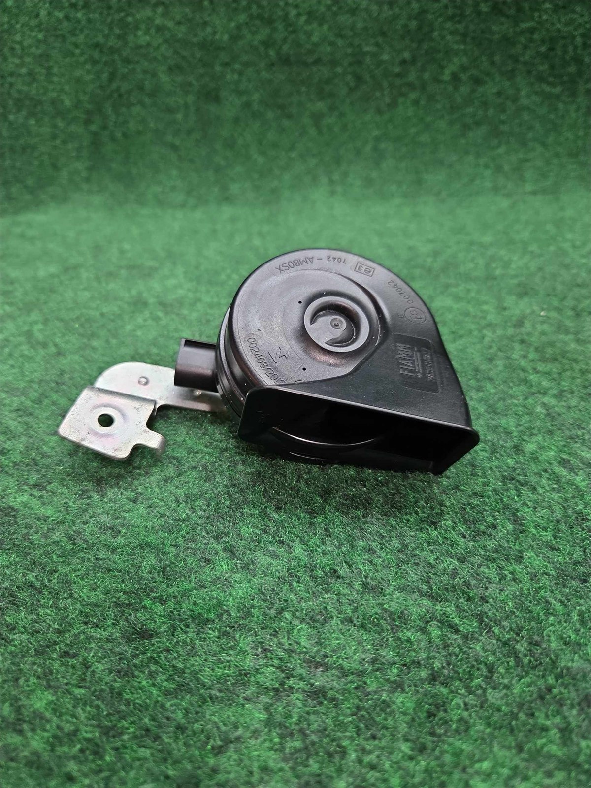 2019-2026 Bmw 330ix Low Pitch Tone Horn Oem 61337492206