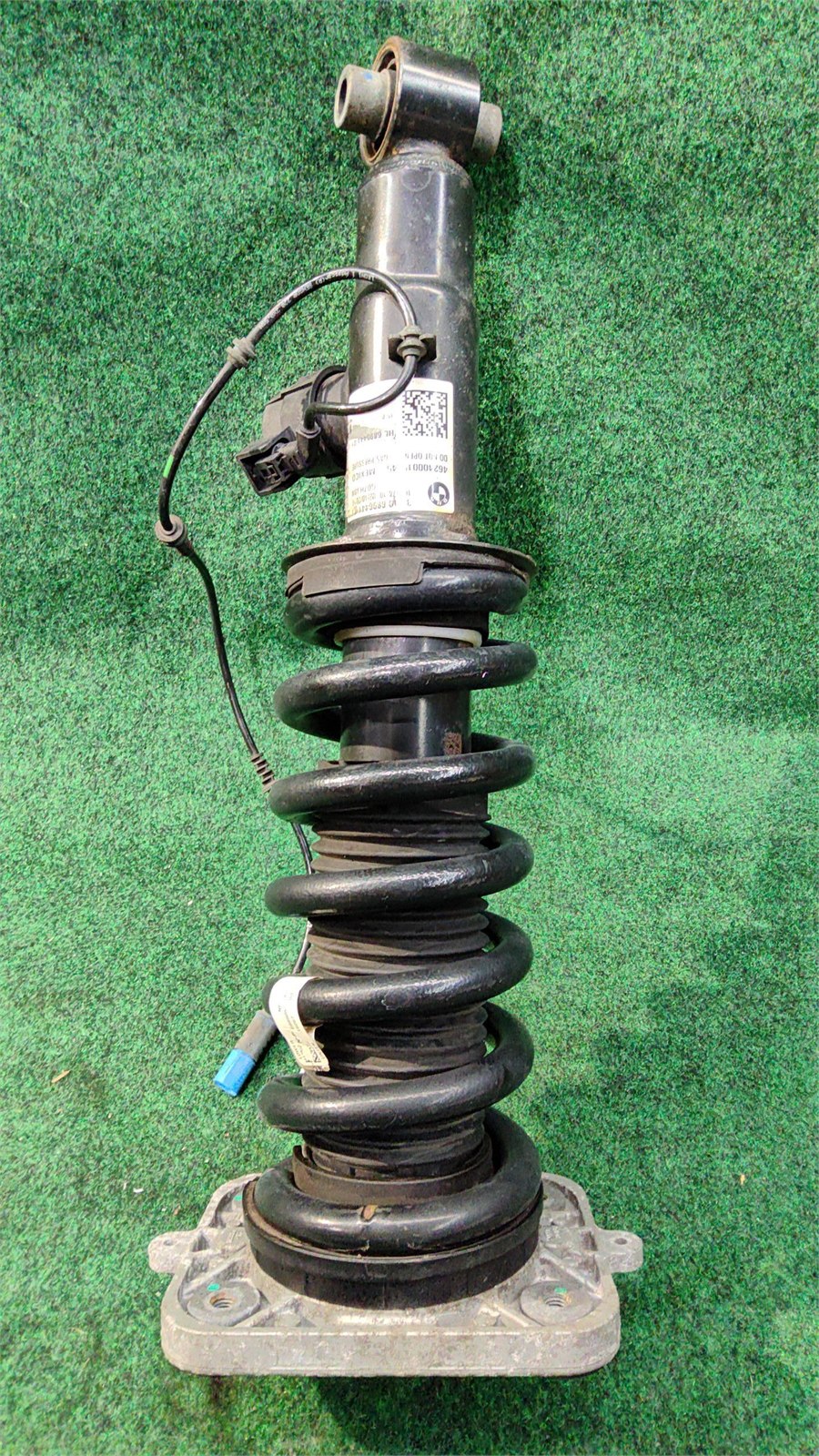 2020-2025 BMW X6 M50i Rear Left Strut Shock Absorber Assembly OEM 37106896441