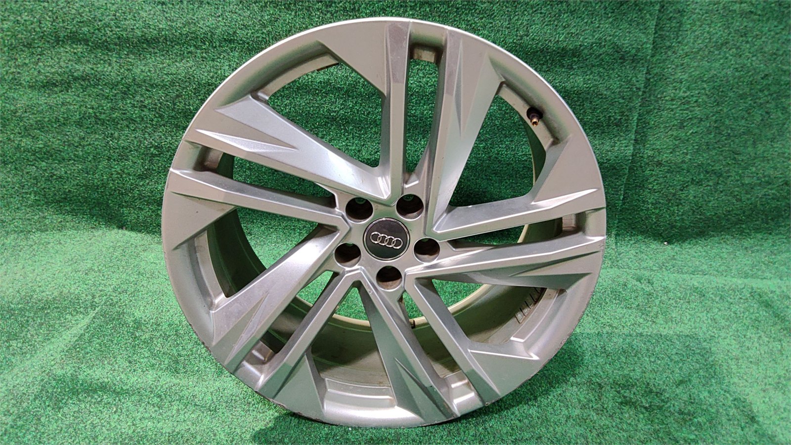 Audi Q7 Wheel 20' Wheel 9jx20h2 5 Spokes Oem 4m0601025bq