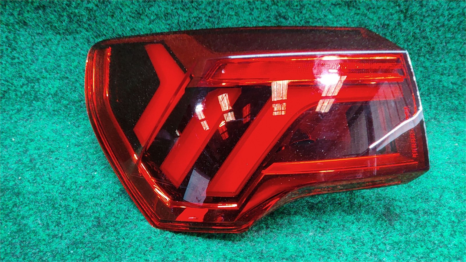 2019-2025 Audi Q3 Quattro Left Rear Quarter Mount Led Tail Light Oem 83a945091a