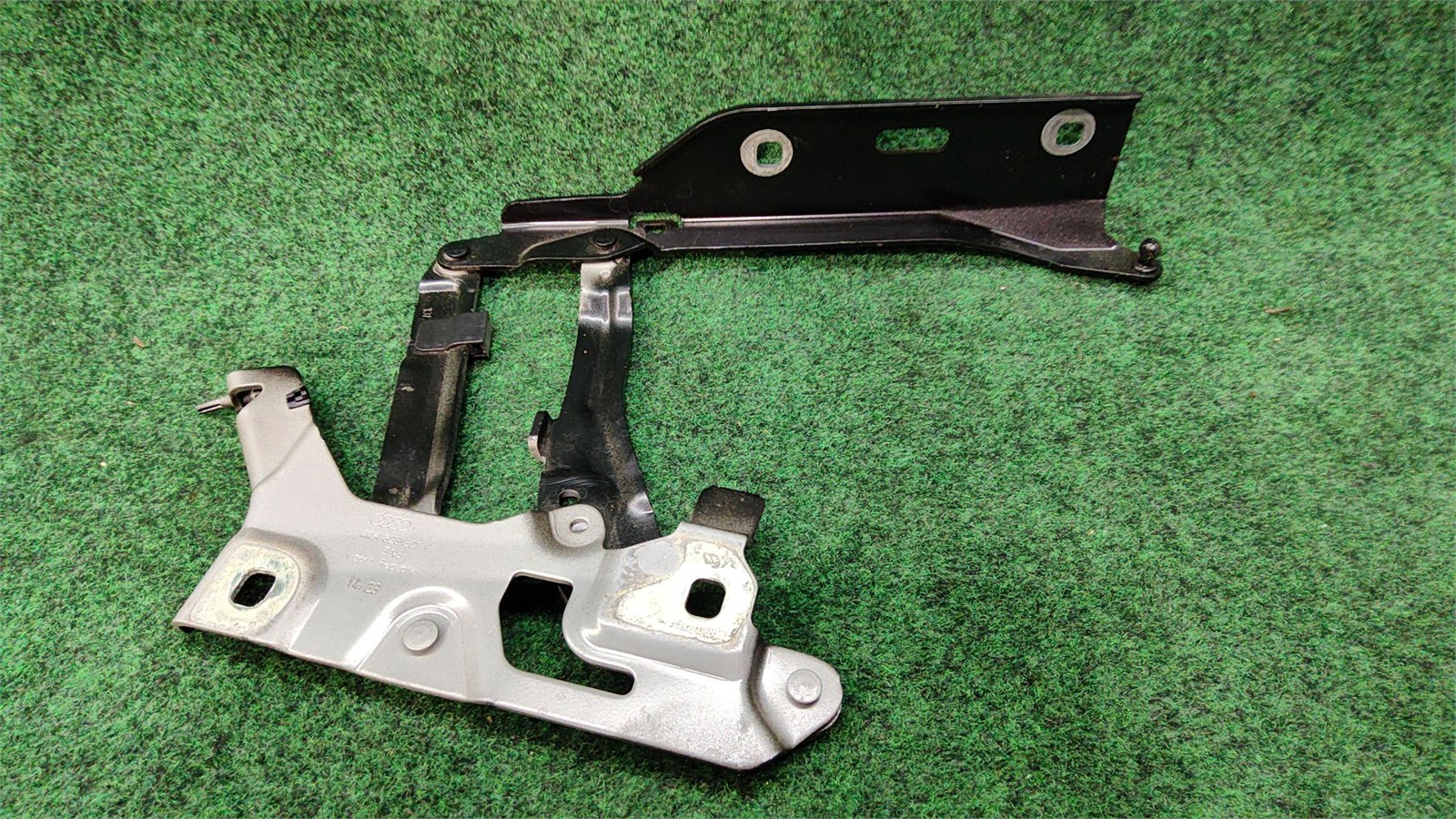 2020-2025 Audi Q5 Front Left Hood Hinge mythos Black Metalliс Oem 80a823301c