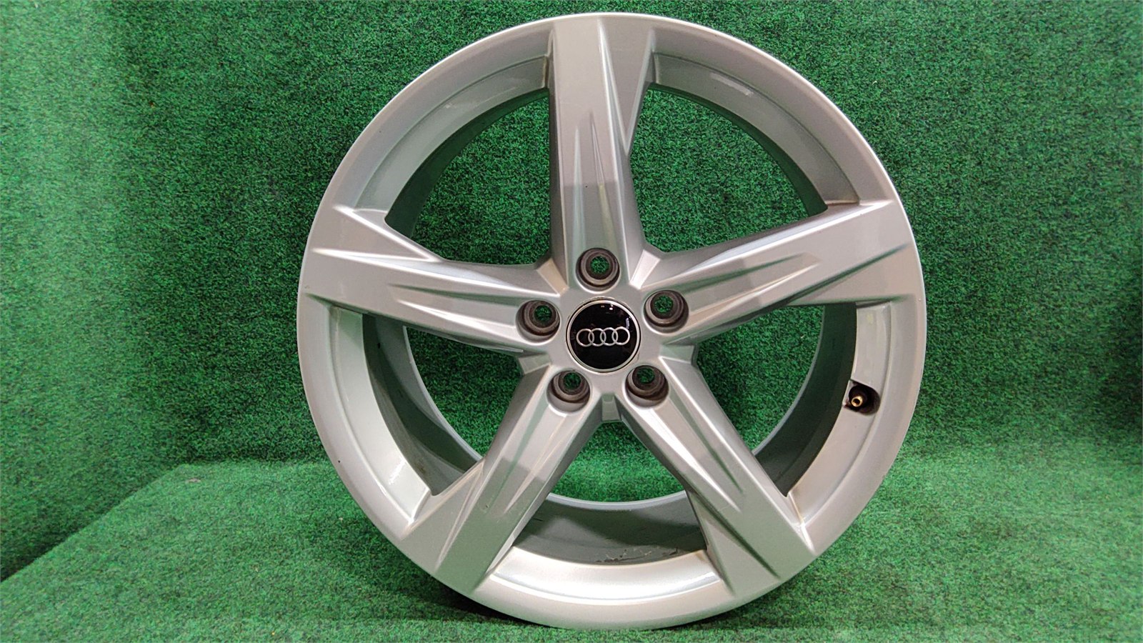 Audi Wheel Aluminium Rim 8jx18 5-spoke Star Design Oem 80a601025be