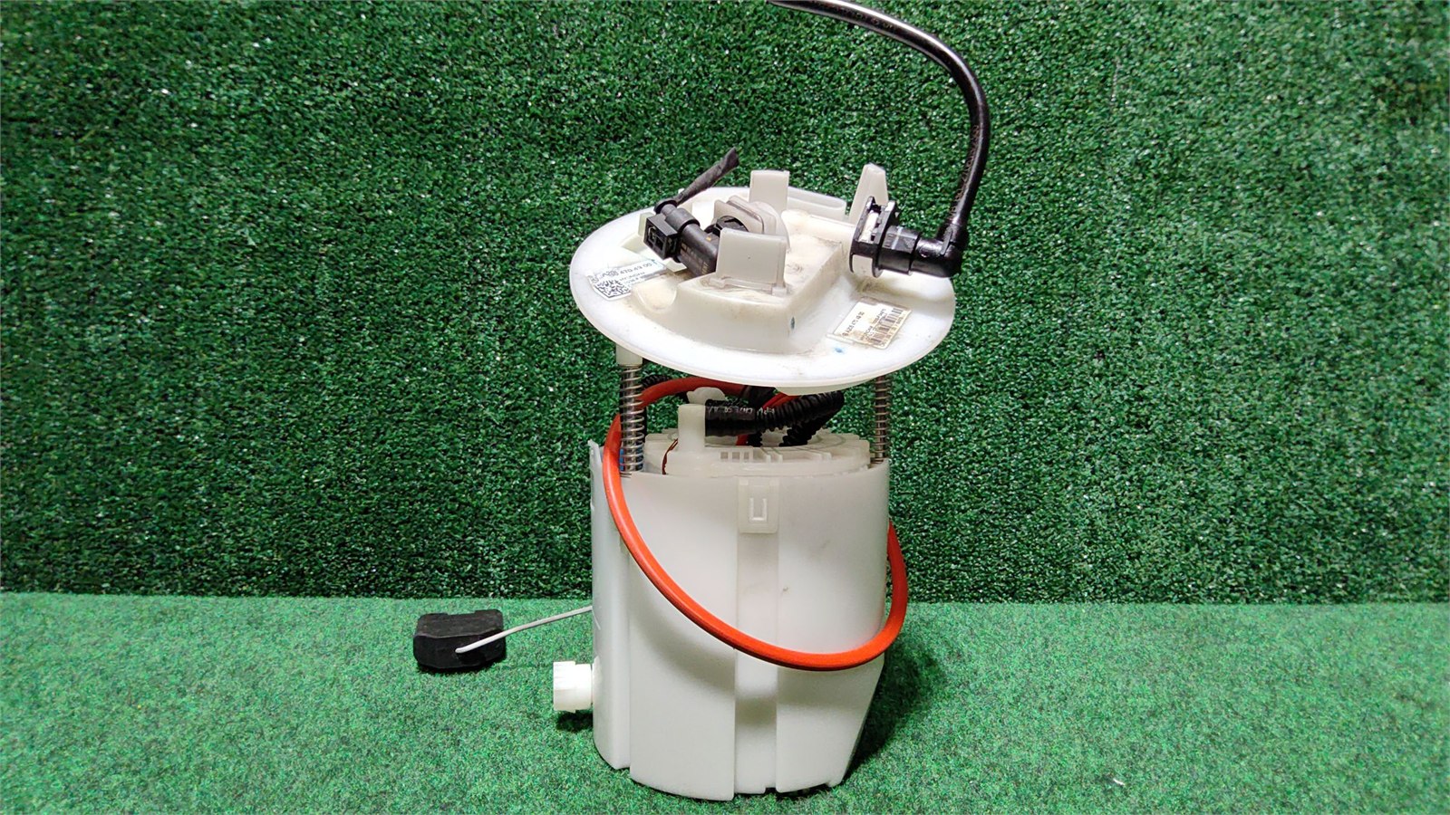 2014-2021 Mercedes Benz C300 Fuel Pump / Delivery Module Oem A2054704900