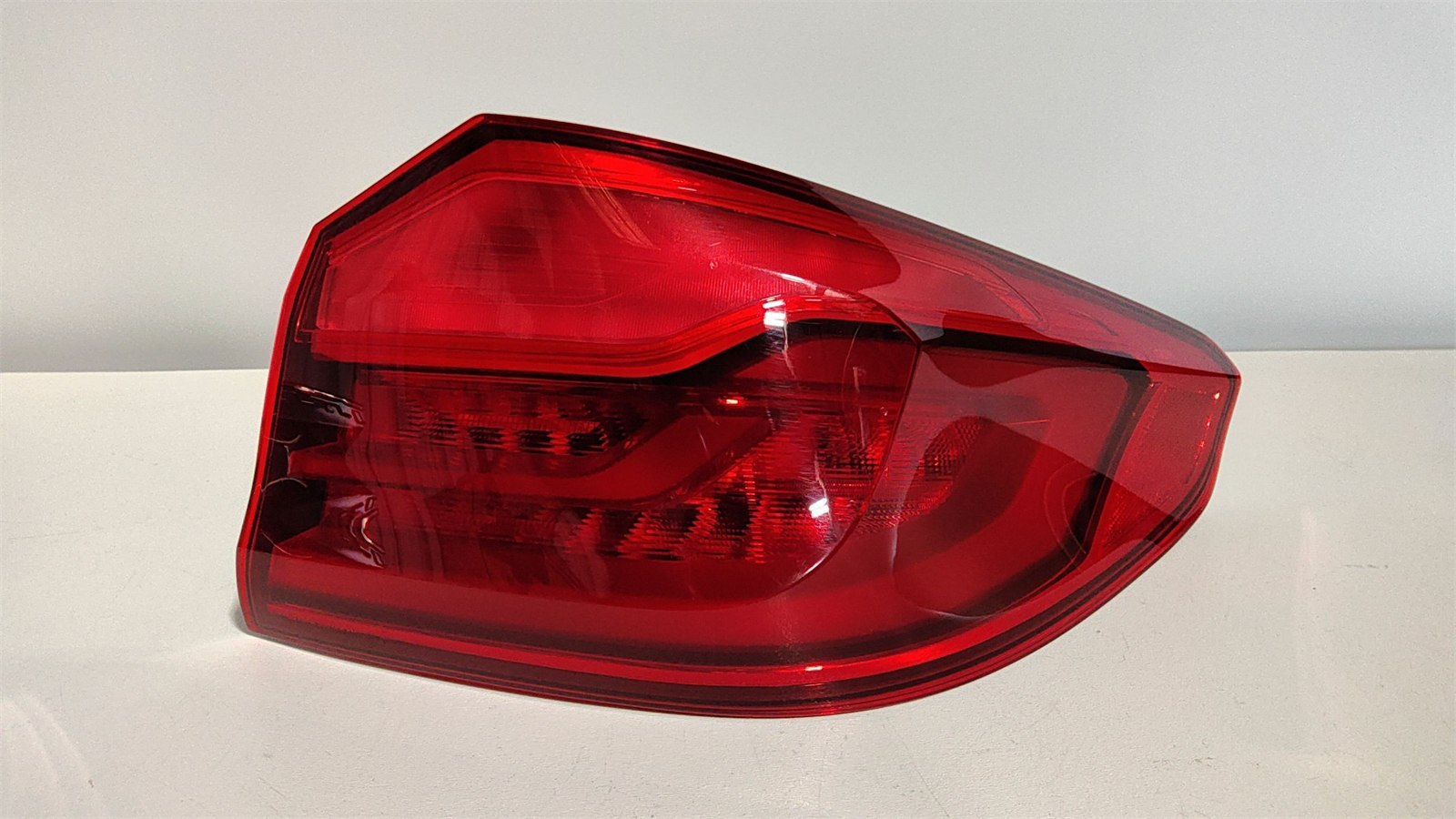 2017-2020 BMW 530i Right Tail Light Quater Mounted Lamp OEM 63217376476