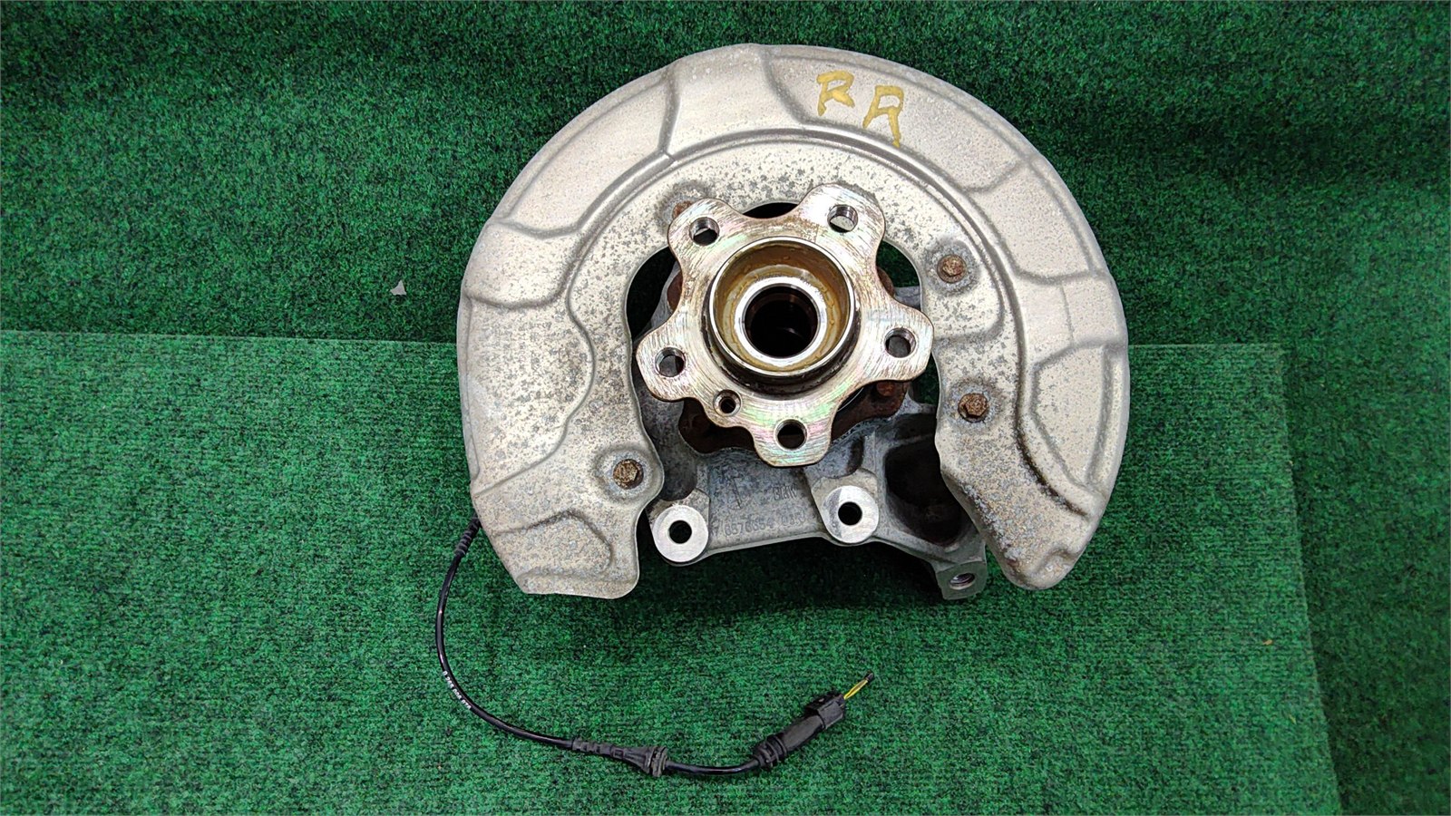 2019-2025 BMW X5 Rear Right Spindle Knuckle Hub OEM 31216869870