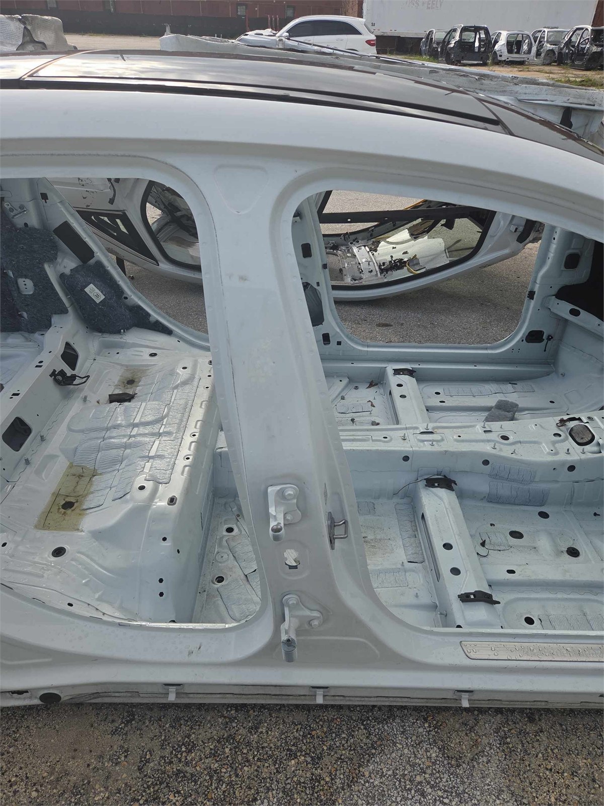 2015-2020 Mercedes Benz Gla 250 Right Center B-pillar White 149 Oem A1566303400