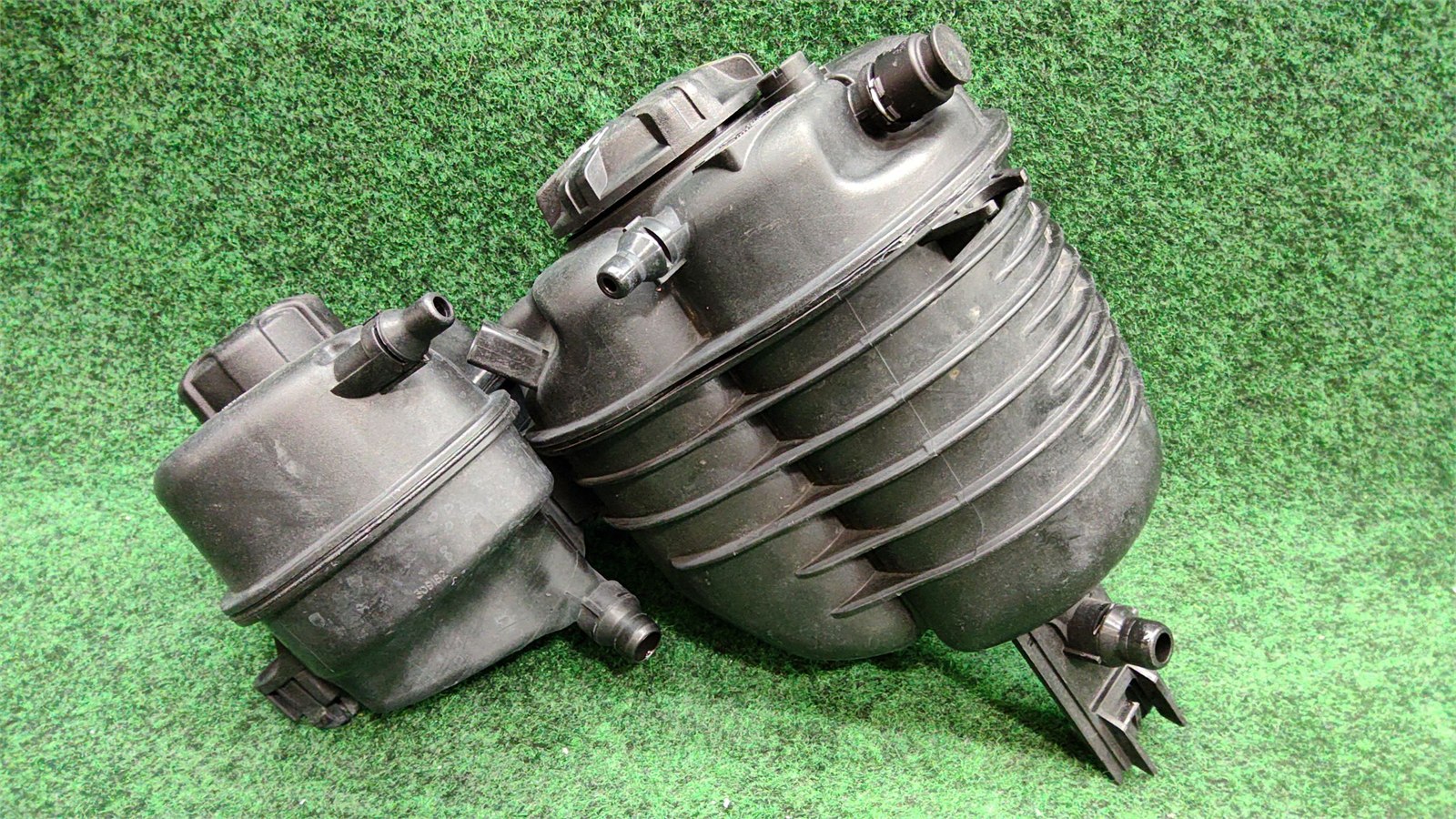 2018-2022 BMW 330i Coolant Recovery Expansion Tank OEM 17138610652 17138610653