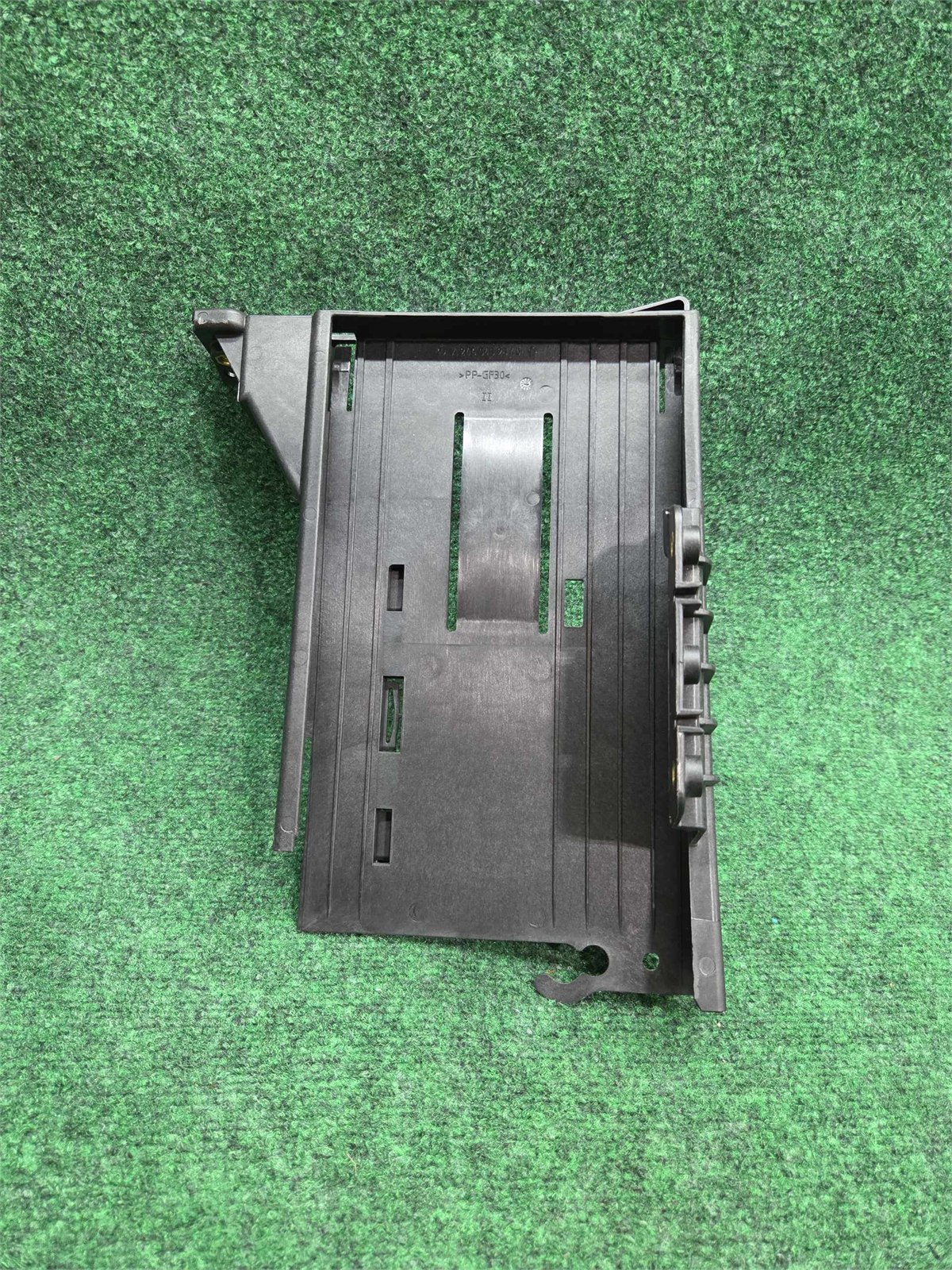 2014-2019 Mercedes Benz Cla 250 Module Bracket Holder Oem A2465452540