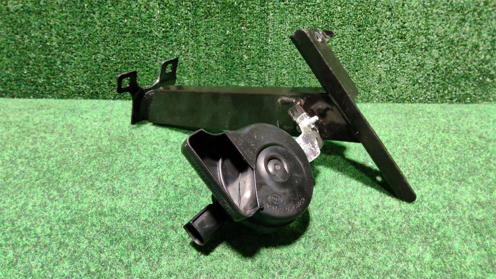 2014-2021 Mercedes Benz C300 Left High Tone Horn Oem A2055420920