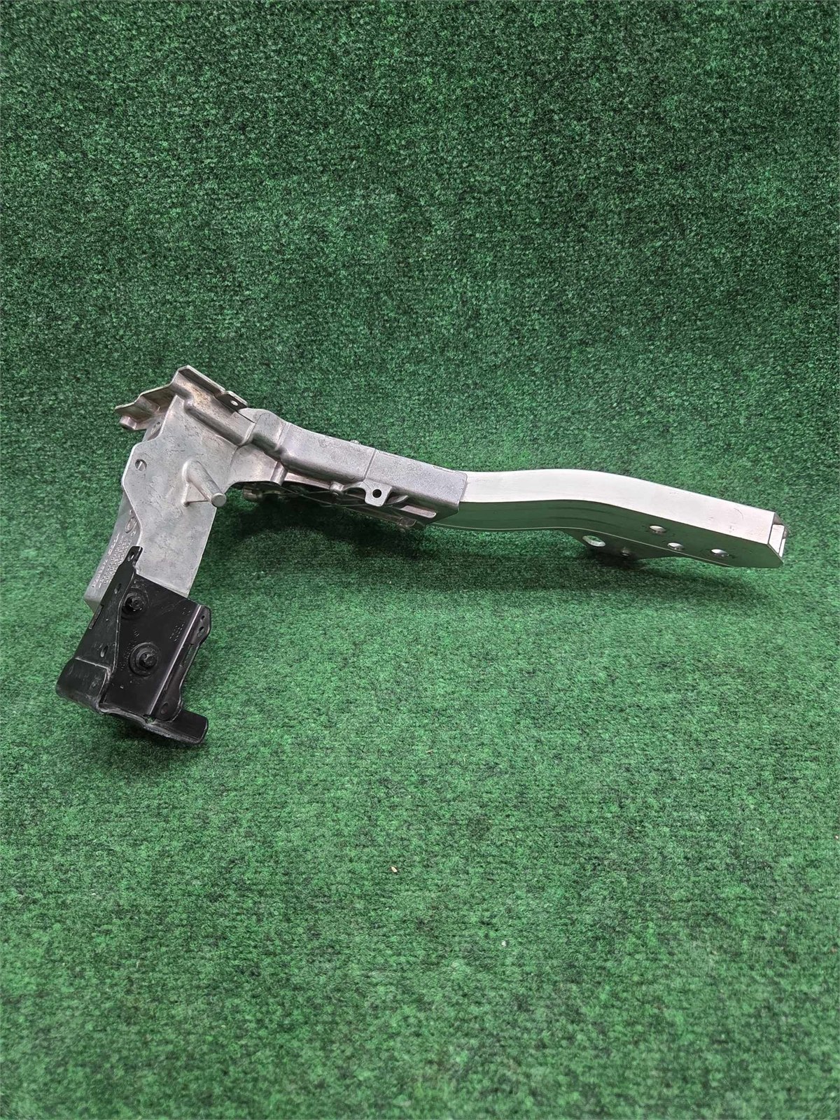 2016-2023 Mercedes E300 Front Right Cross Strut Oem A2536210700 / A2536210500
