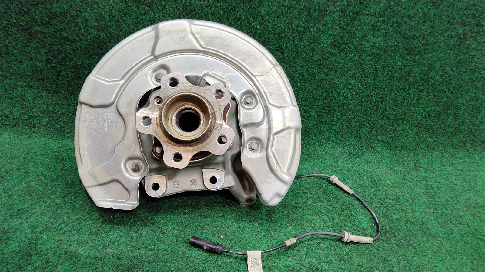 2017-2023 BMW 530i Rear Right Hub Bearing Knuckle OEM 33306866336 33406899175