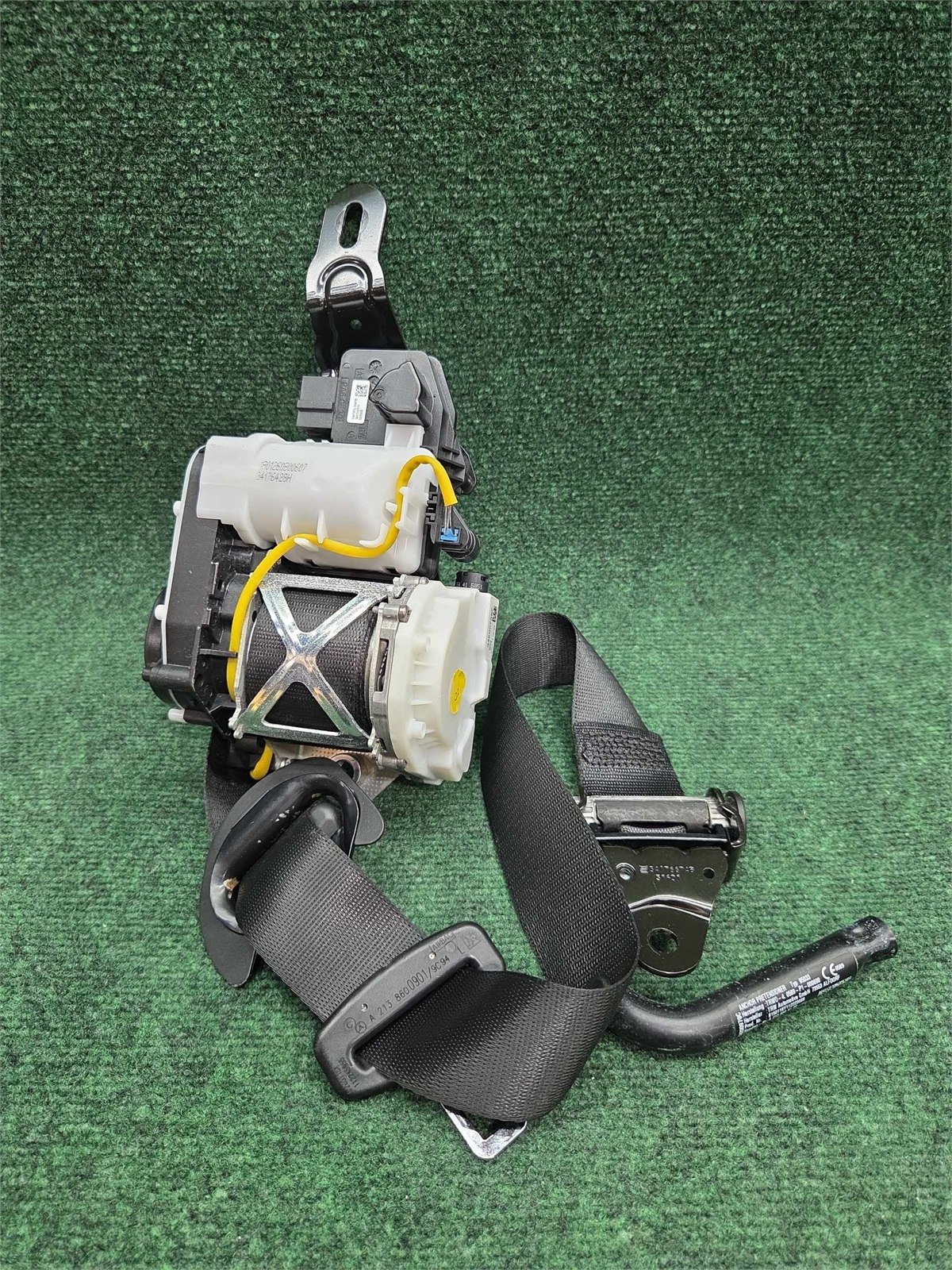 2016-2023 Mercedes Benz E300 Left Front Seat Belt Retractor Oem A2138600901