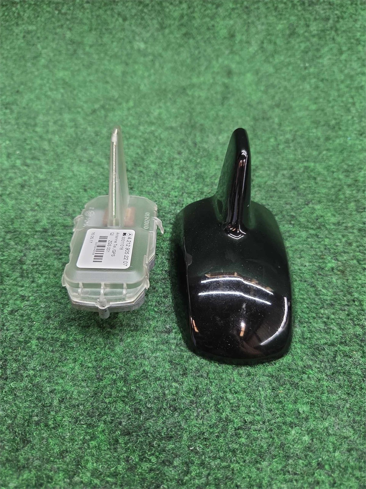 2014-2019 Mercedes Cla 250 Roof Antenna Black-696 Oem A2129052207 / A2128270228