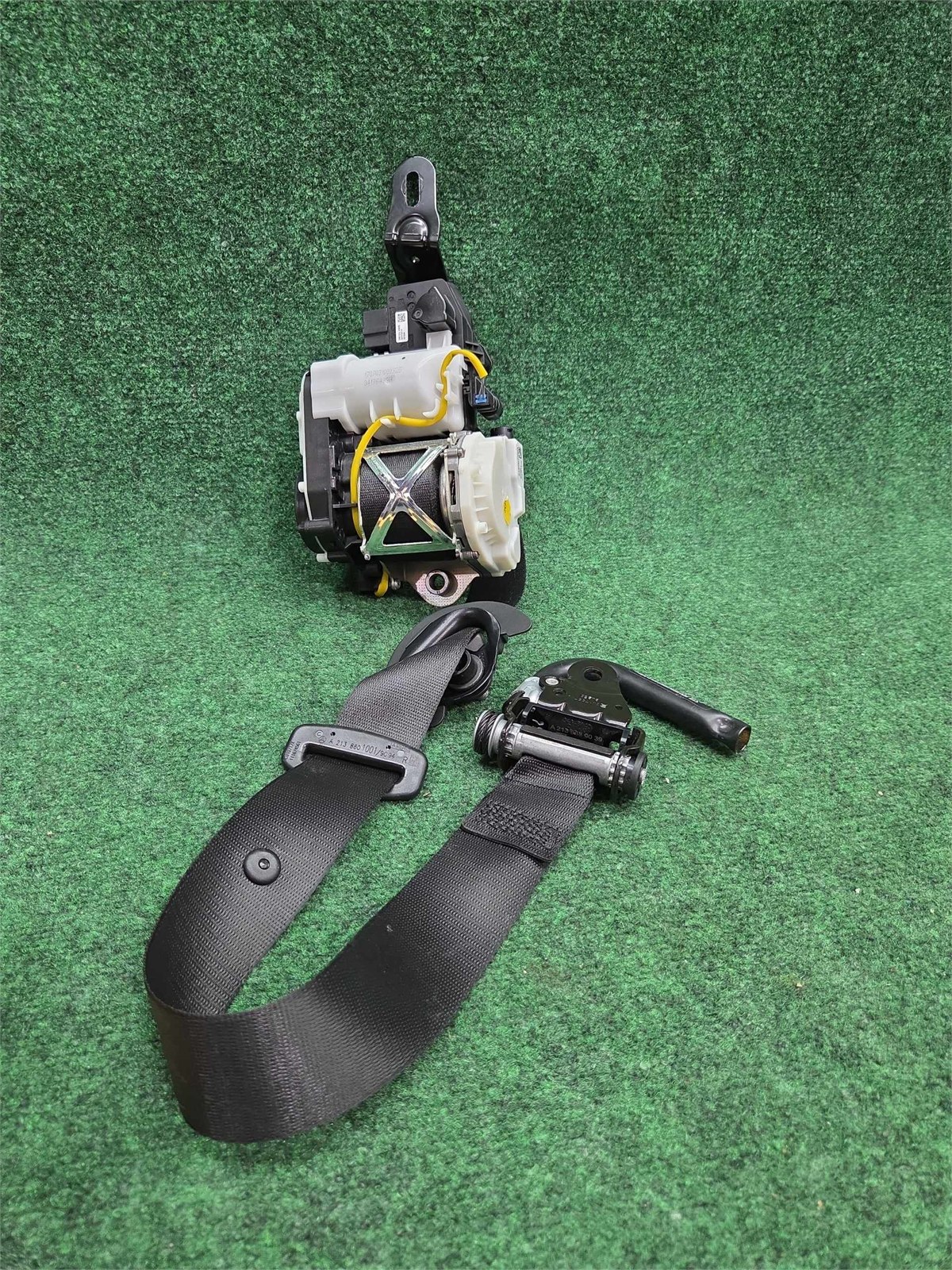 2016-2023 Mercedes Benz E300 Right Front Seat Belt Retractor Oem A2138601001